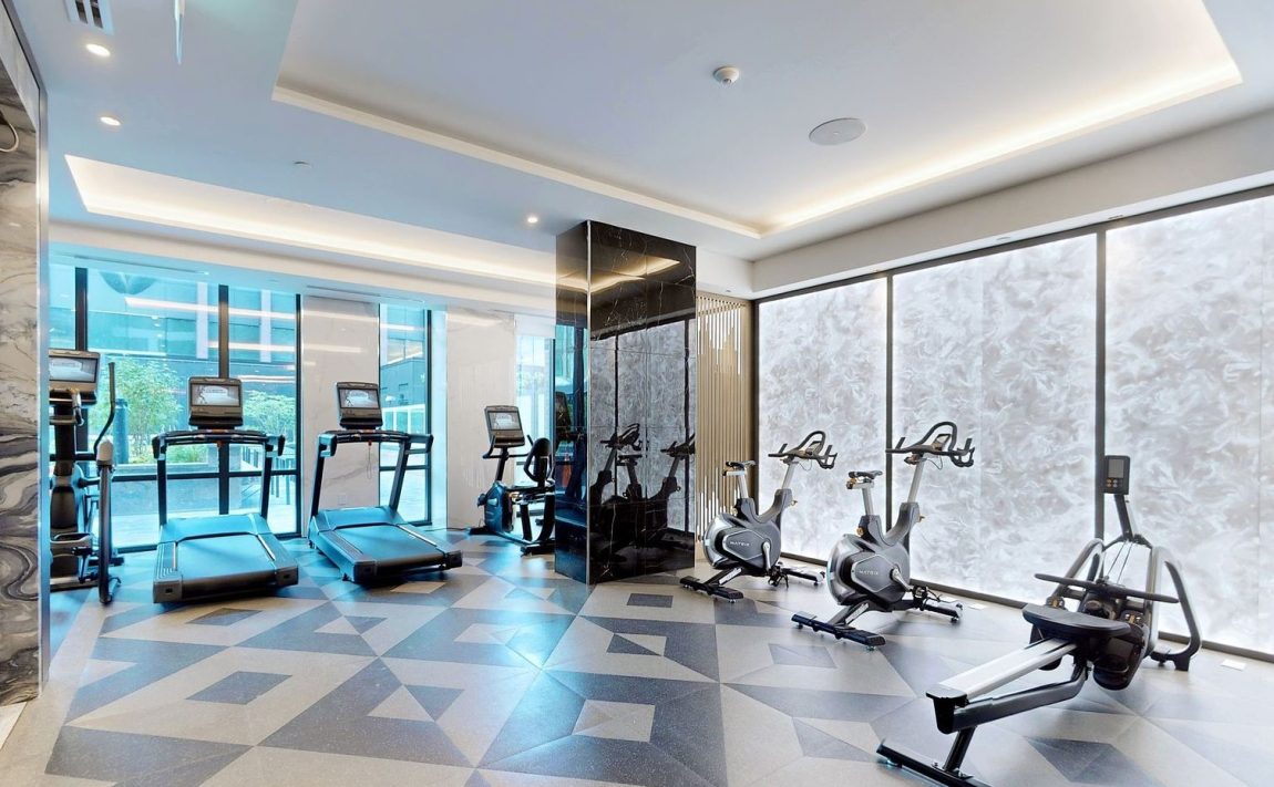 the-well-signature-condos-455-wellington-st-w-toronto-gym-cardio-fitness