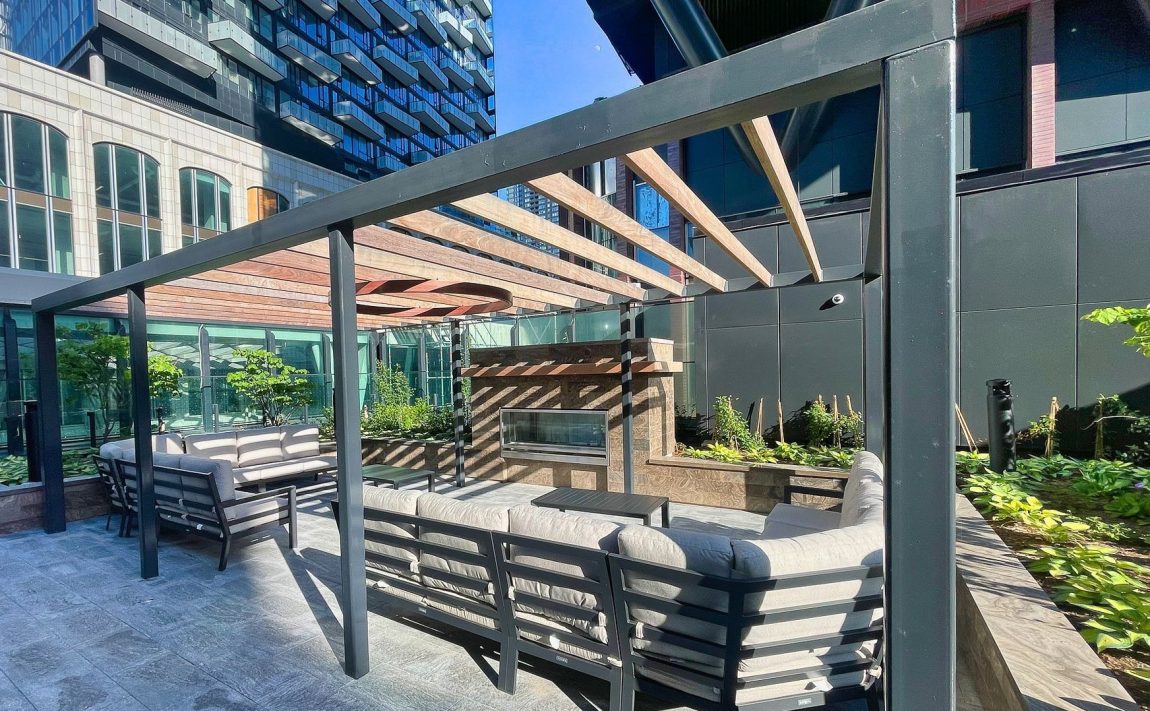 the-well-signature-condos-455-wellington-st-w-toronto-outdoor-fireplace