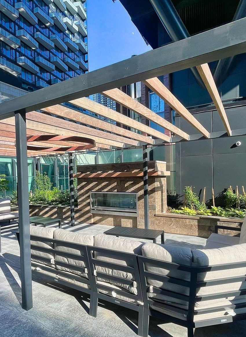 the-well-signature-condos-455-wellington-st-w-toronto-outdoor-fireplace