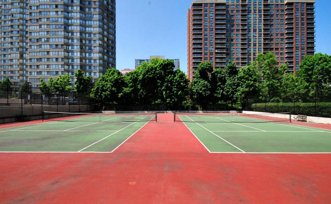 towne-two-condo-55-elm-dr-w-mississauga-square-one-condos-outdoor-tennis-courts