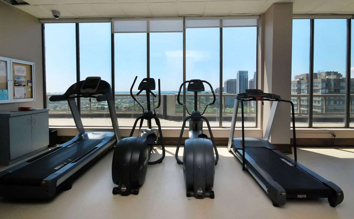 towne-two-condo-55-elm-dr-w-mississauga-square-one-condos-rooftop-gym-cardio-fitness