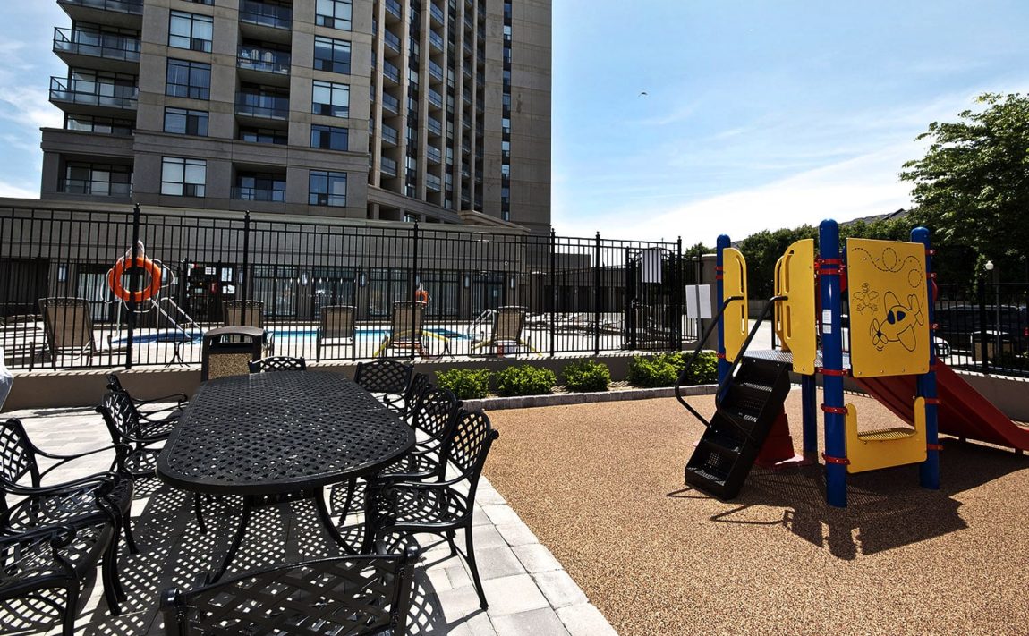 tuscany-gate-220-forum-dr-mississauga-condos-amenities-childrens-playground