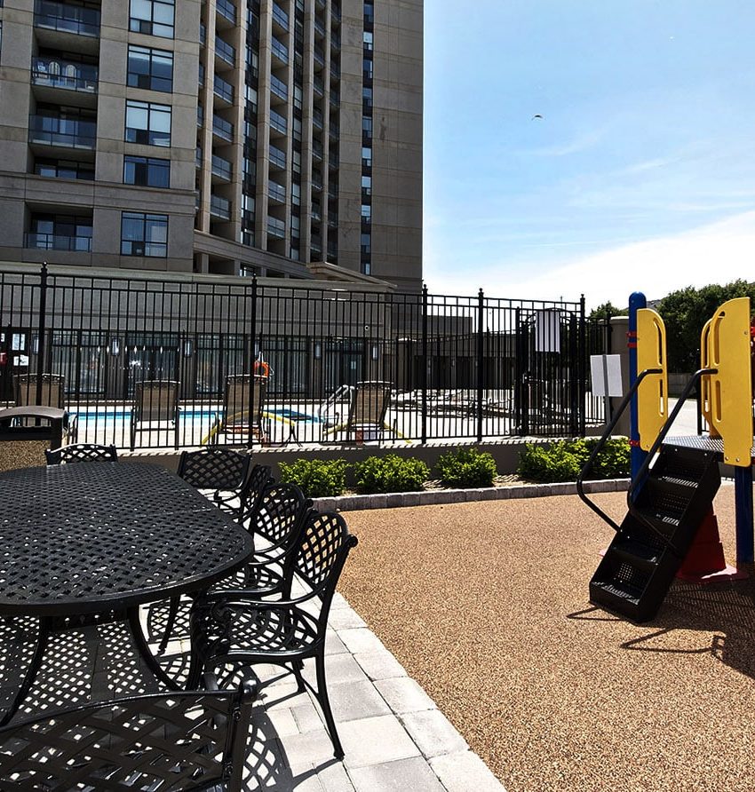 tuscany-gate-220-forum-dr-mississauga-condos-amenities-childrens-playground