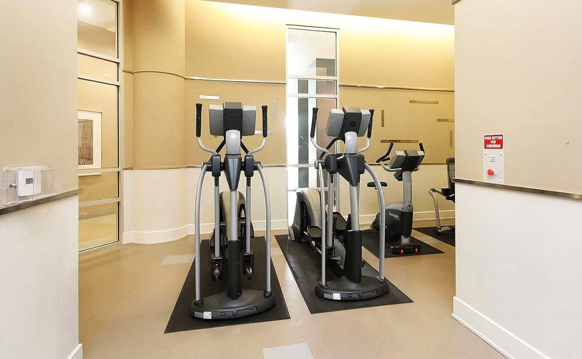 ultra-ovation-condos-330-burnhamthorpe-rd-w-mississauga-amenities-cardio