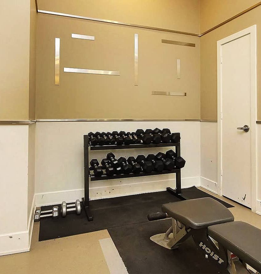 ultra-ovation-condos-330-burnhamthorpe-rd-w-mississauga-amenities-gym