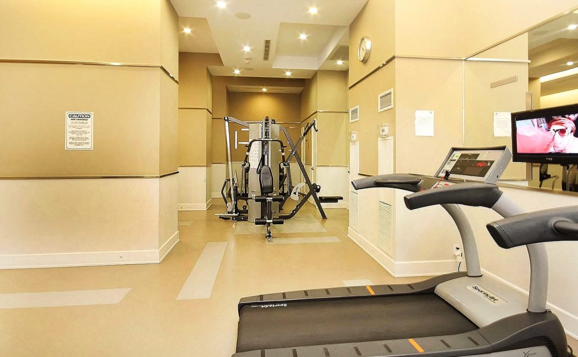 ultra-ovation-condos-330-burnhamthorpe-rd-w-mississauga-gym-cardio