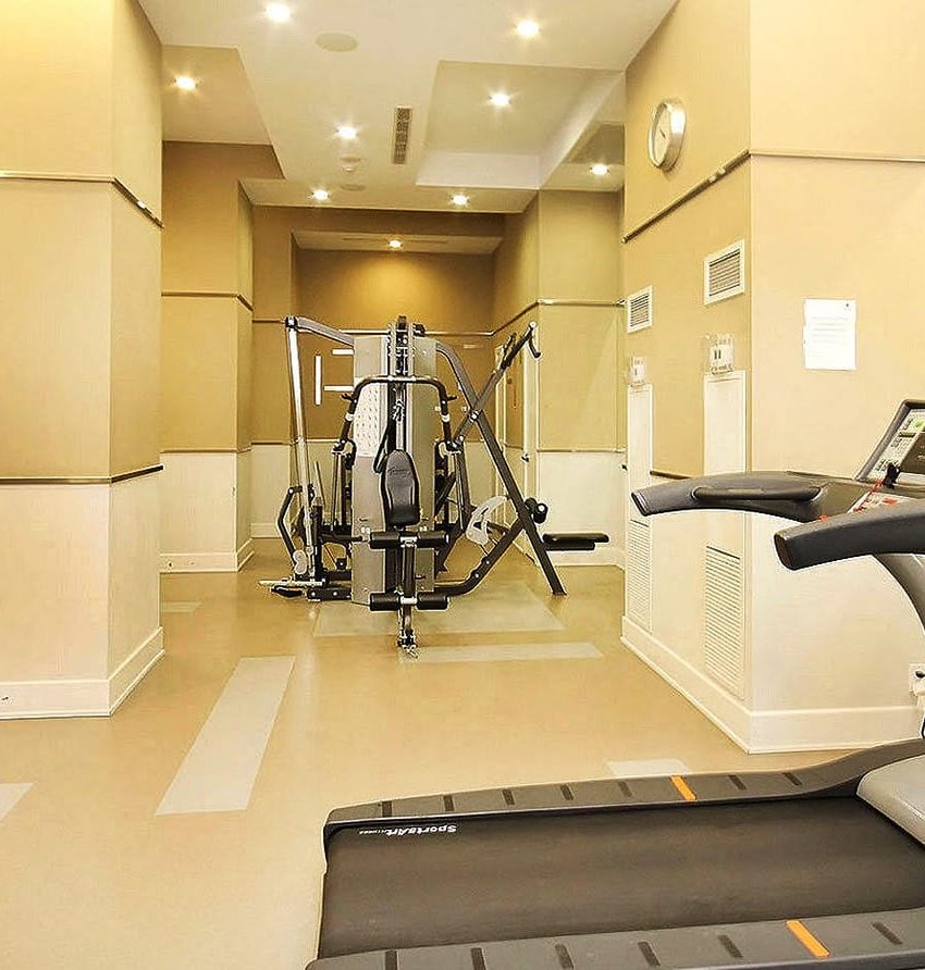 ultra-ovation-condos-330-burnhamthorpe-rd-w-mississauga-gym-cardio