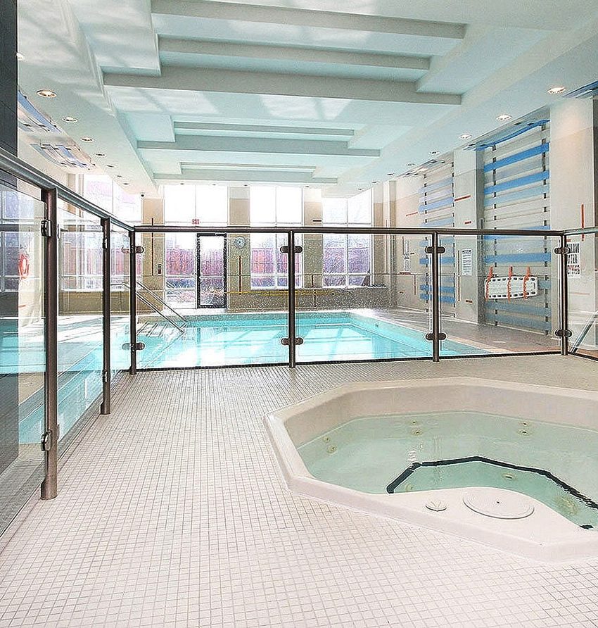 ultra-ovation-condos-330-burnhamthorpe-rd-w-mississauga-indoor-hot-tub