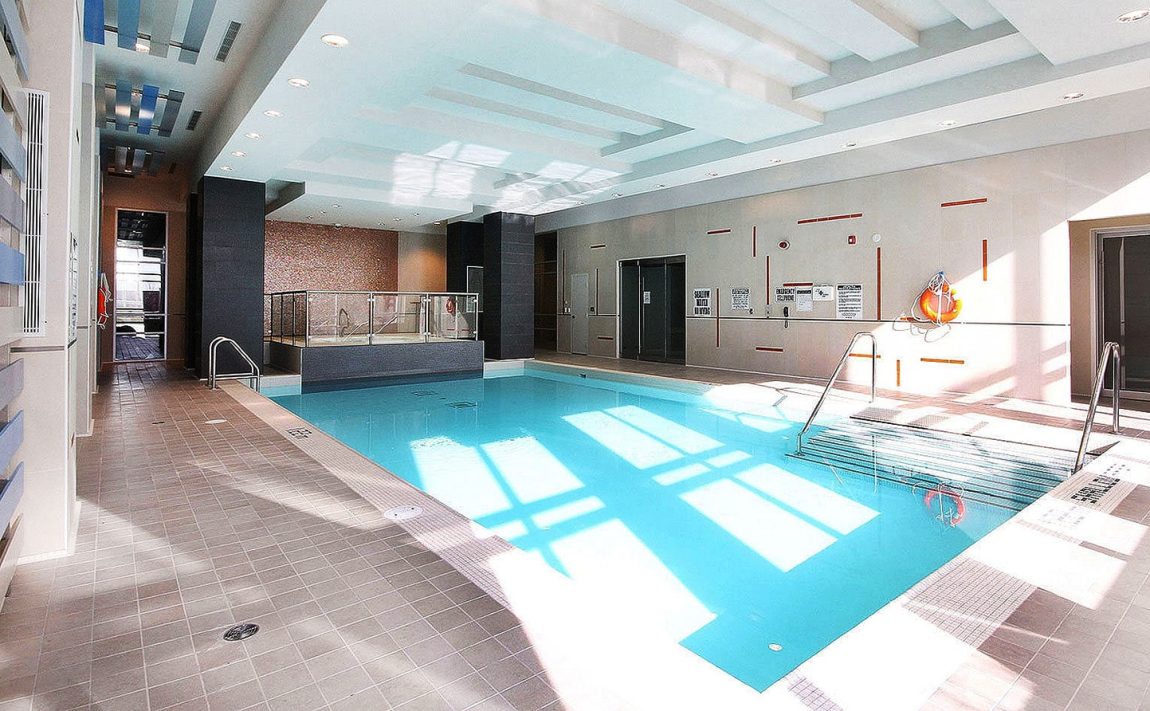 ultra-ovation-condos-330-burnhamthorpe-rd-w-mississauga-indoor-pool