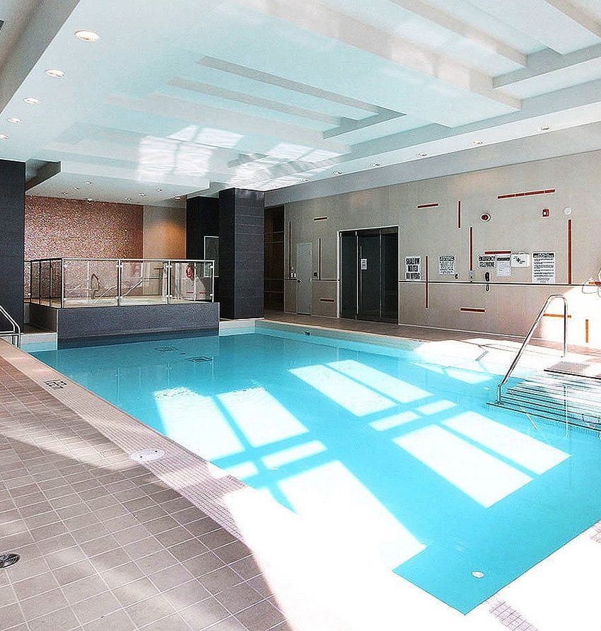 ultra-ovation-condos-330-burnhamthorpe-rd-w-mississauga-indoor-pool