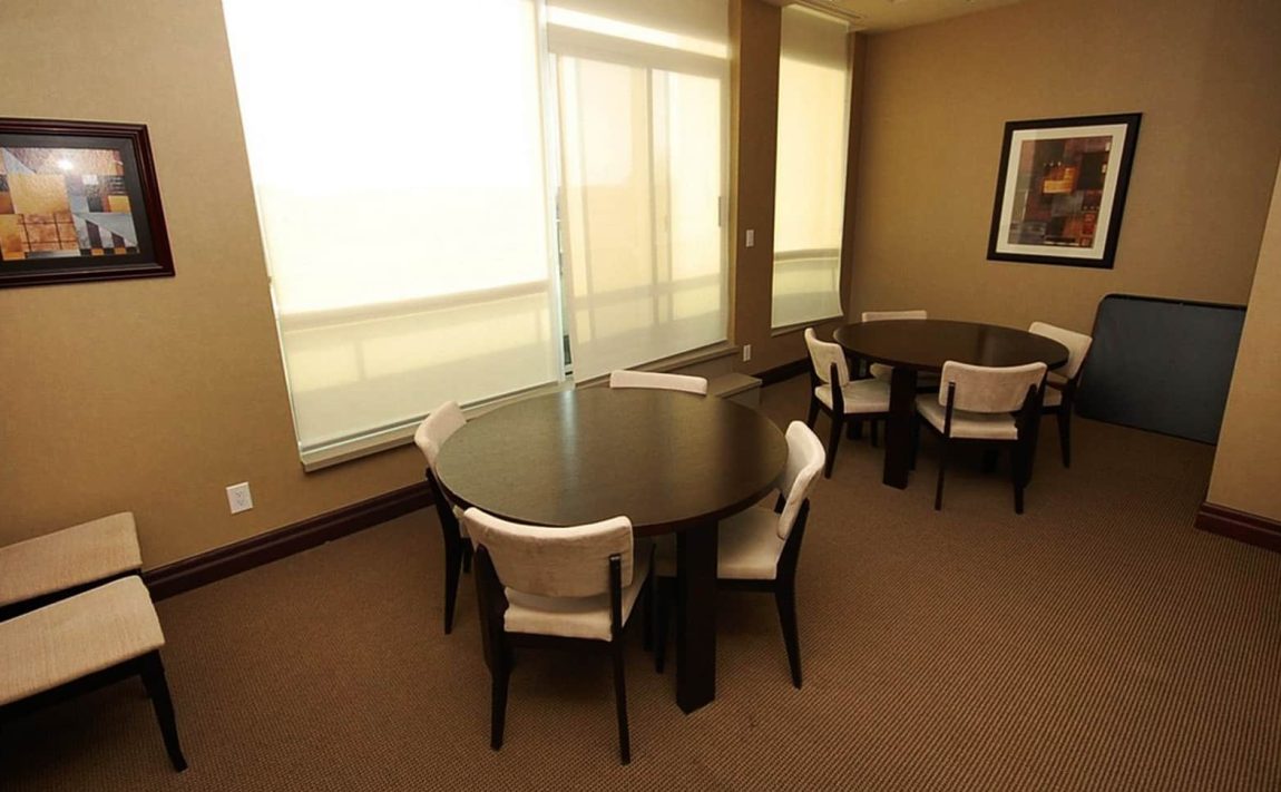 universal-condos-335-rathburn-rd-w-mississauga-amenities-cards-room