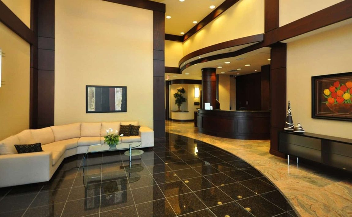 universal-condos-335-rathburn-rd-w-mississauga-concierge-lobby