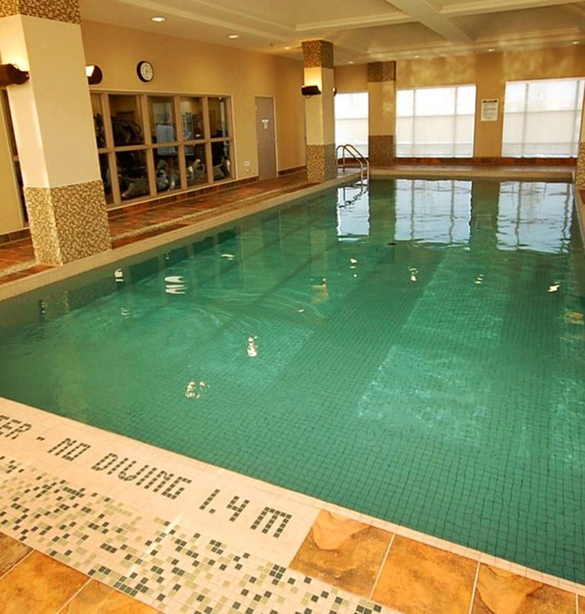 universal-condos-335-rathburn-rd-w-mississauga-indoor-pool