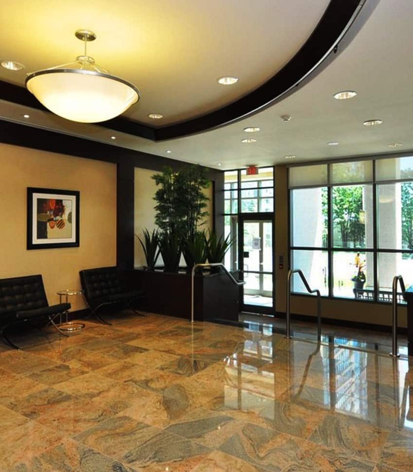 universal-condos-335-rathburn-rd-w-mississauga-lobby