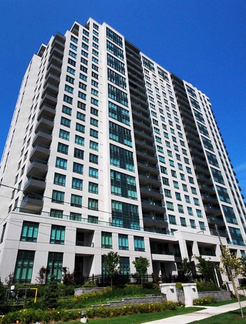 universal-condos-335-rathburn-rd-w-mississauga-square-one