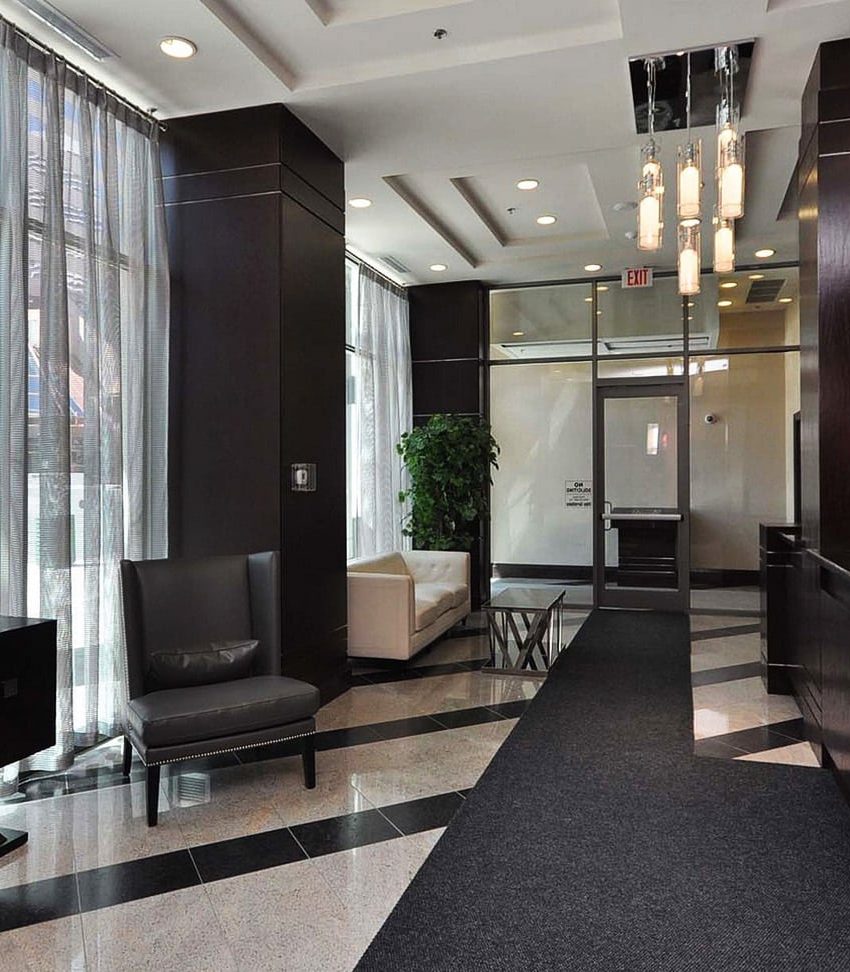 widesuite-condos-208-enfield-pl-mississauga-lobby-reception