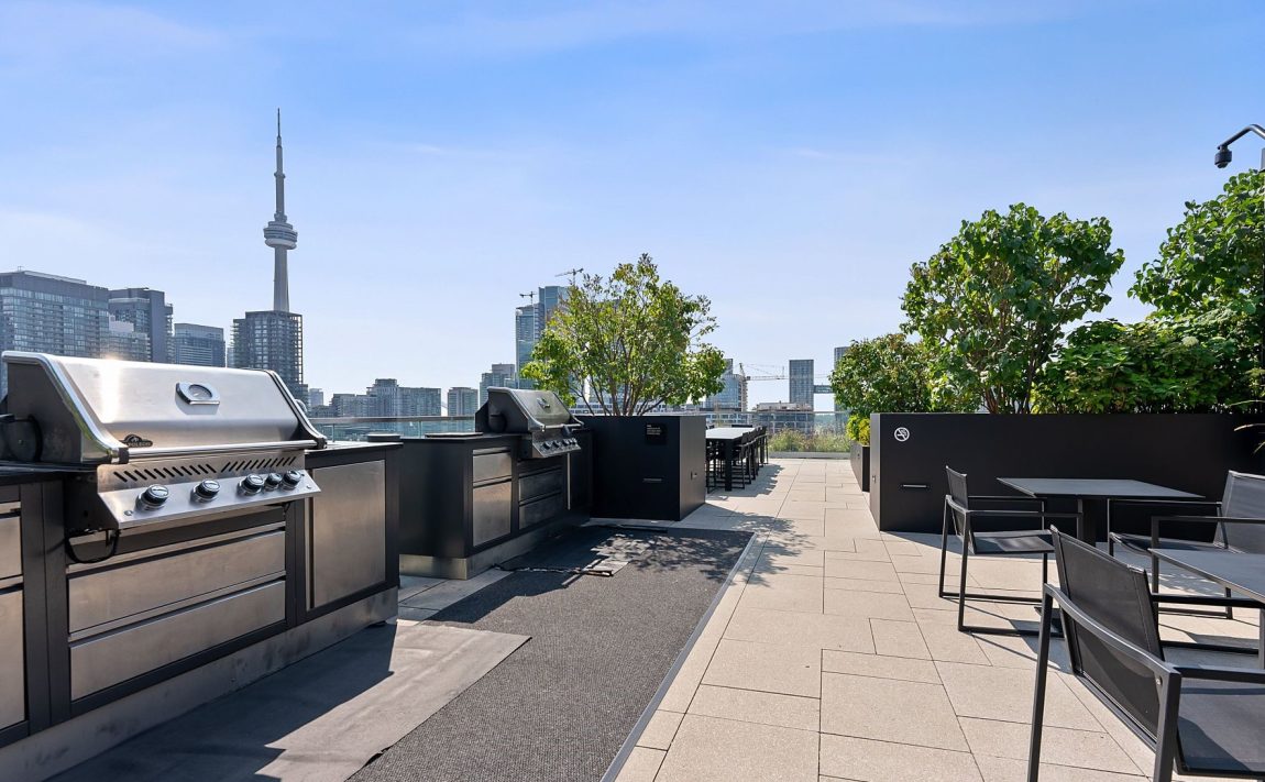 waterworks-condos-505-richmond-st-w-toronto-rooftop-bbq