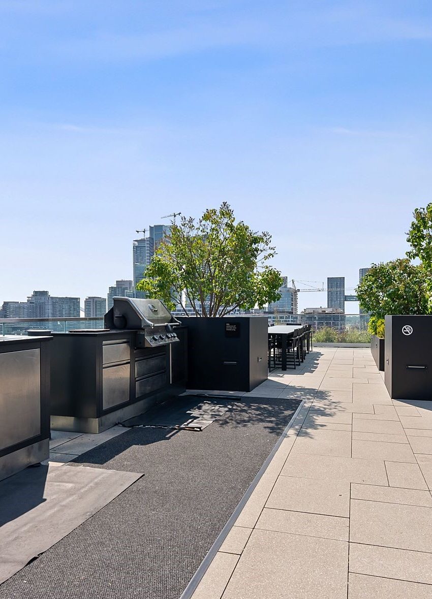 waterworks-condos-505-richmond-st-w-toronto-rooftop-bbq