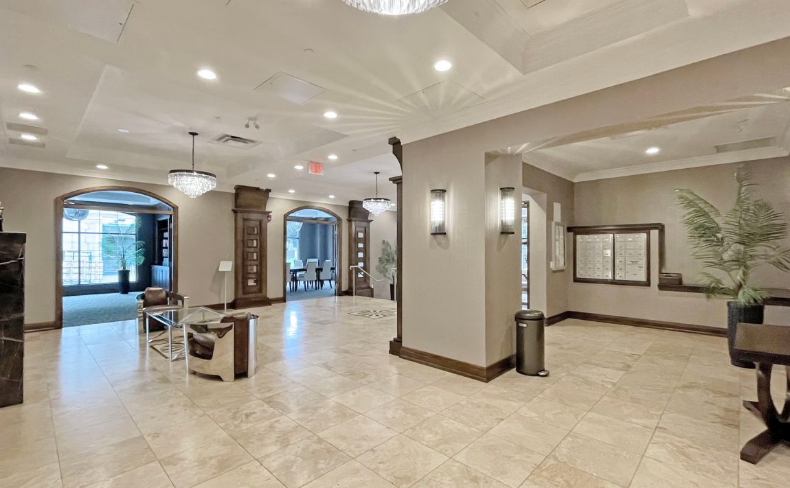 windermere-manor-condos-205-lakeshore-rd-w-oakville-lobby