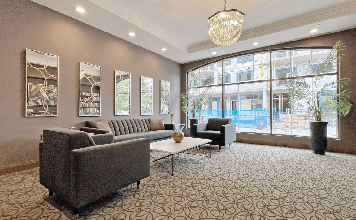 windermere-manor-condos-205-lakeshore-rd-w-oakville-lobby-sitting-area