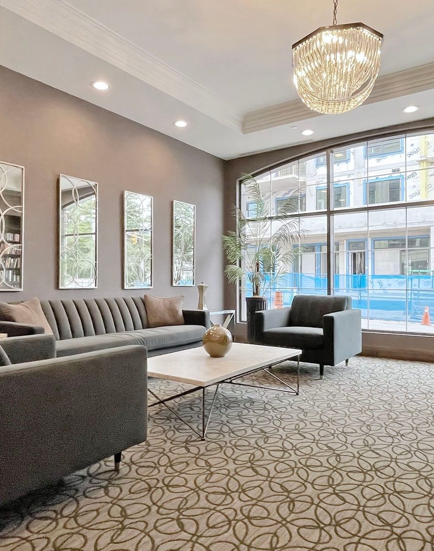 windermere-manor-condos-205-lakeshore-rd-w-oakville-lobby-sitting-area