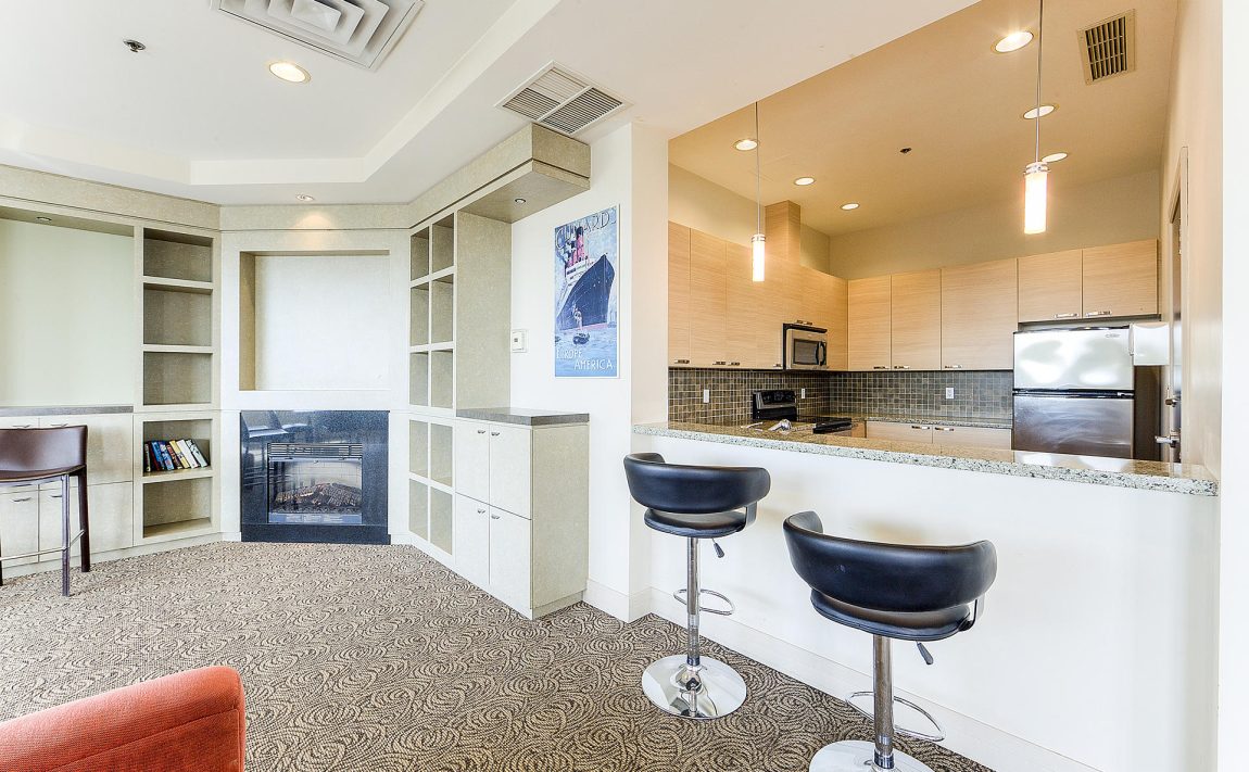 1-avondale-lofts-1-avondale-ave-north-york-amenities-kitchen