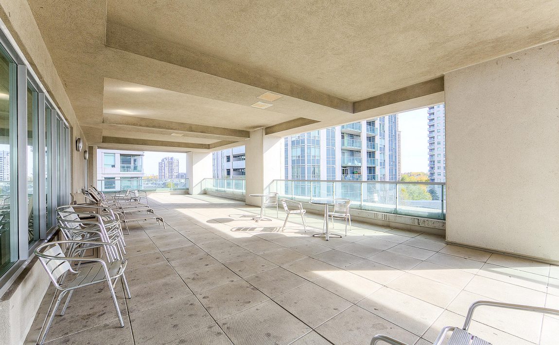 1-avondale-lofts-1-avondale-ave-north-york-amenities-outdoor-terrace