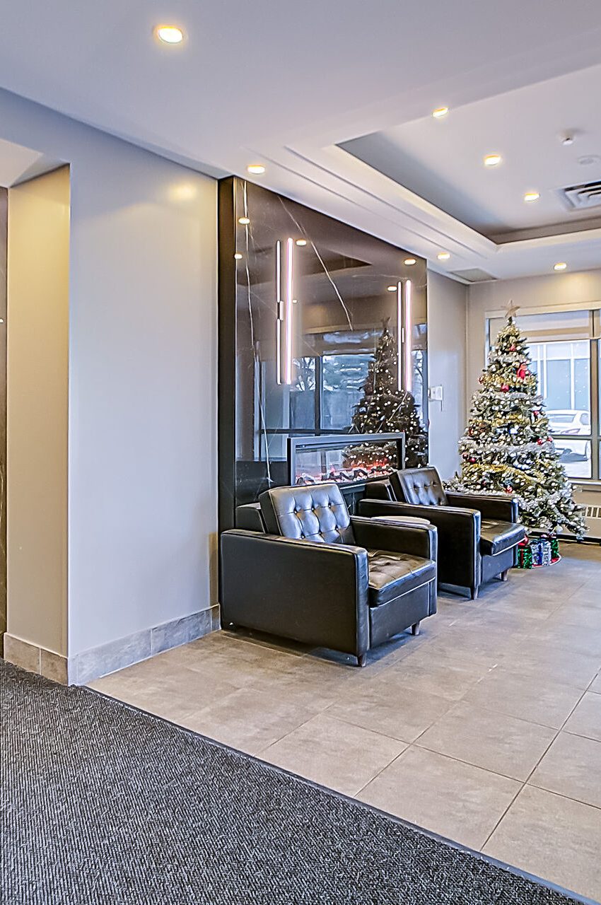 1-avondale-lofts-1-avondale-ave-north-york-lobby