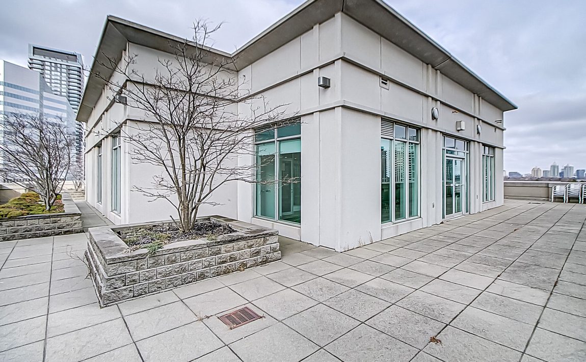 1-avondale-lofts-1-avondale-ave-north-york-rooftop-terrace