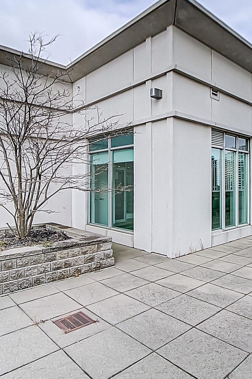 1-avondale-lofts-1-avondale-ave-north-york-rooftop-terrace
