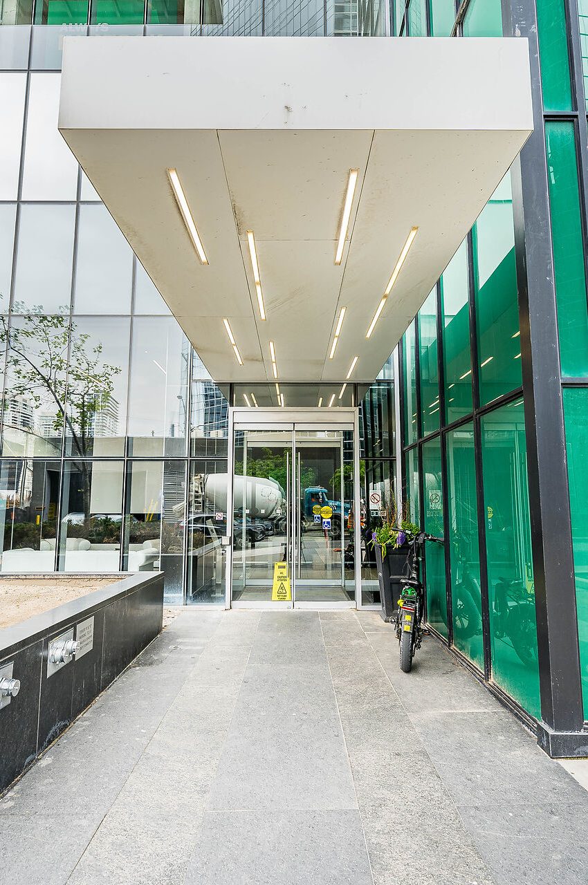 emerald-park-condos-9-bogart-ave-11-bogart-ave-north-york-front-entrance