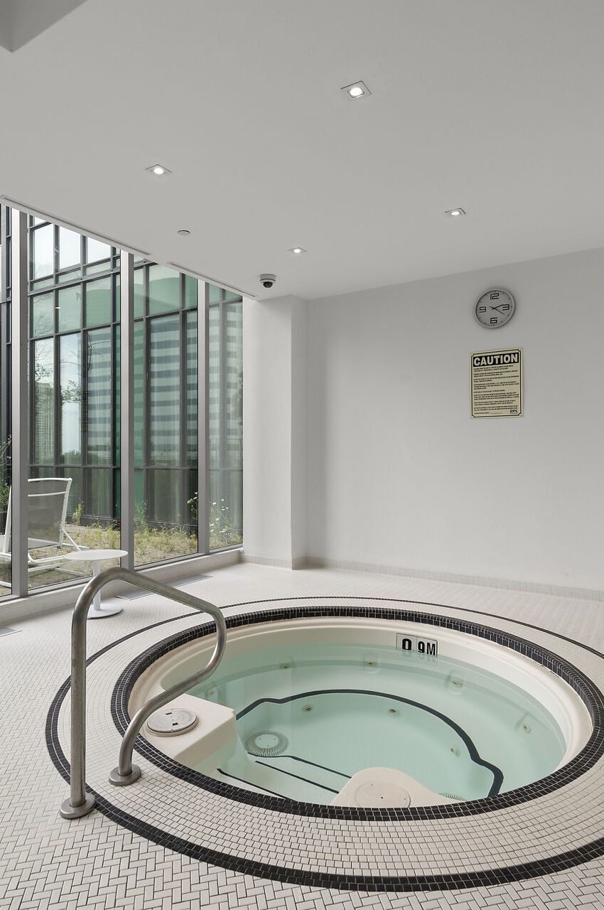 emerald-park-condos-9-bogart-ave-11-bogart-ave-north-york-indoor-hot-tub