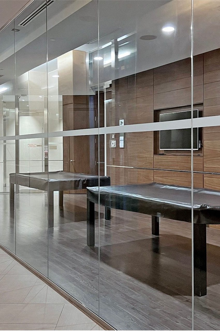 hullmark-centre-condos-2-anndale-dr-north-york-amenities-billiards