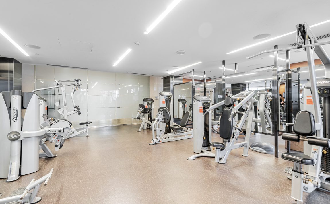 hullmark-centre-condos-2-anndale-dr-north-york-amenities-gym