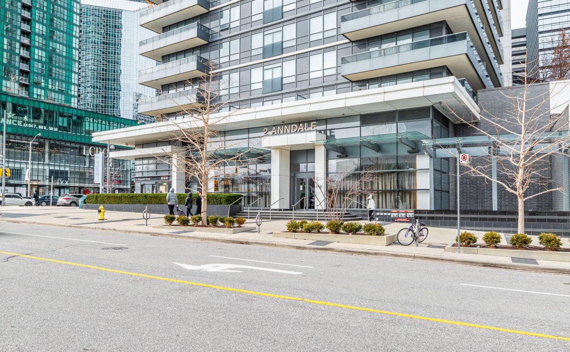 hullmark-centre-condos-2-anndale-dr-north-york-for-sale