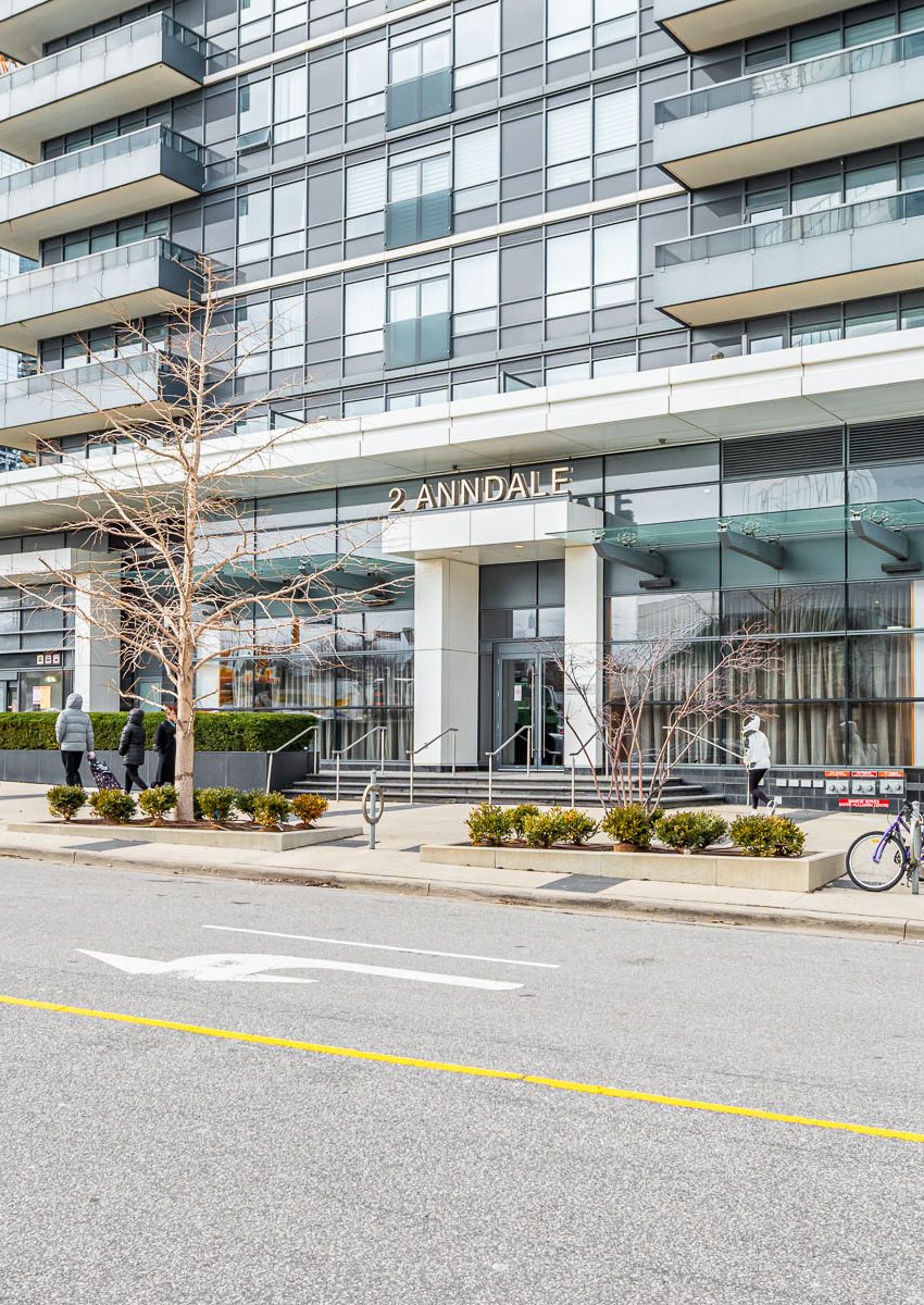 hullmark-centre-condos-2-anndale-dr-north-york-for-sale