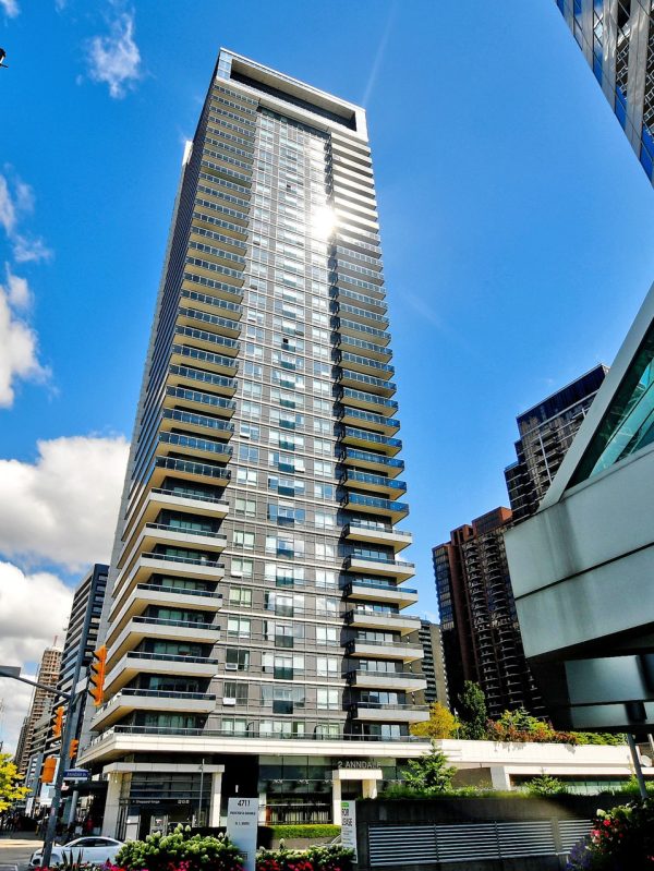 hullmark-centre-condos-2-anndale-dr-north-york-yonge-sheppard