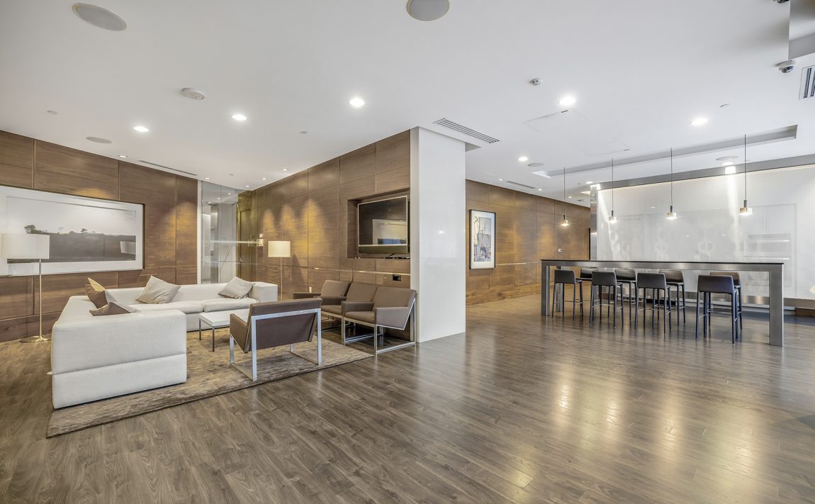 hullmark-centre-ii-5-sheppard-ave-e-condos-amenities-lounge