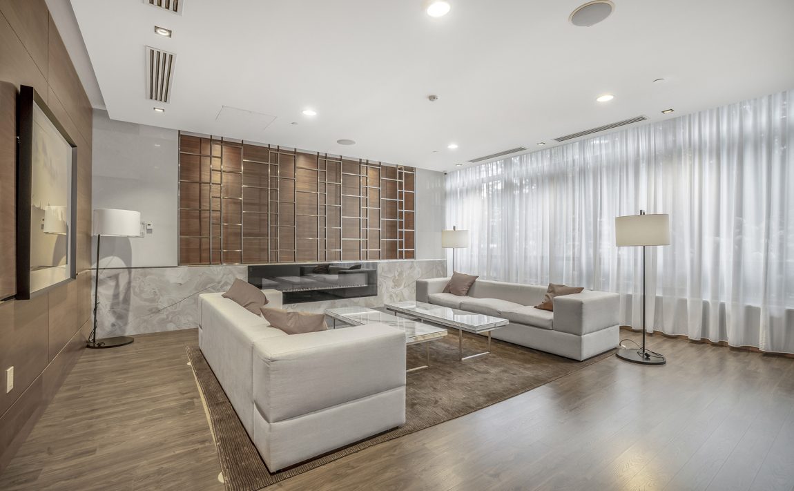 hullmark-centre-ii-5-sheppard-ave-e-condos-amenities-party-room