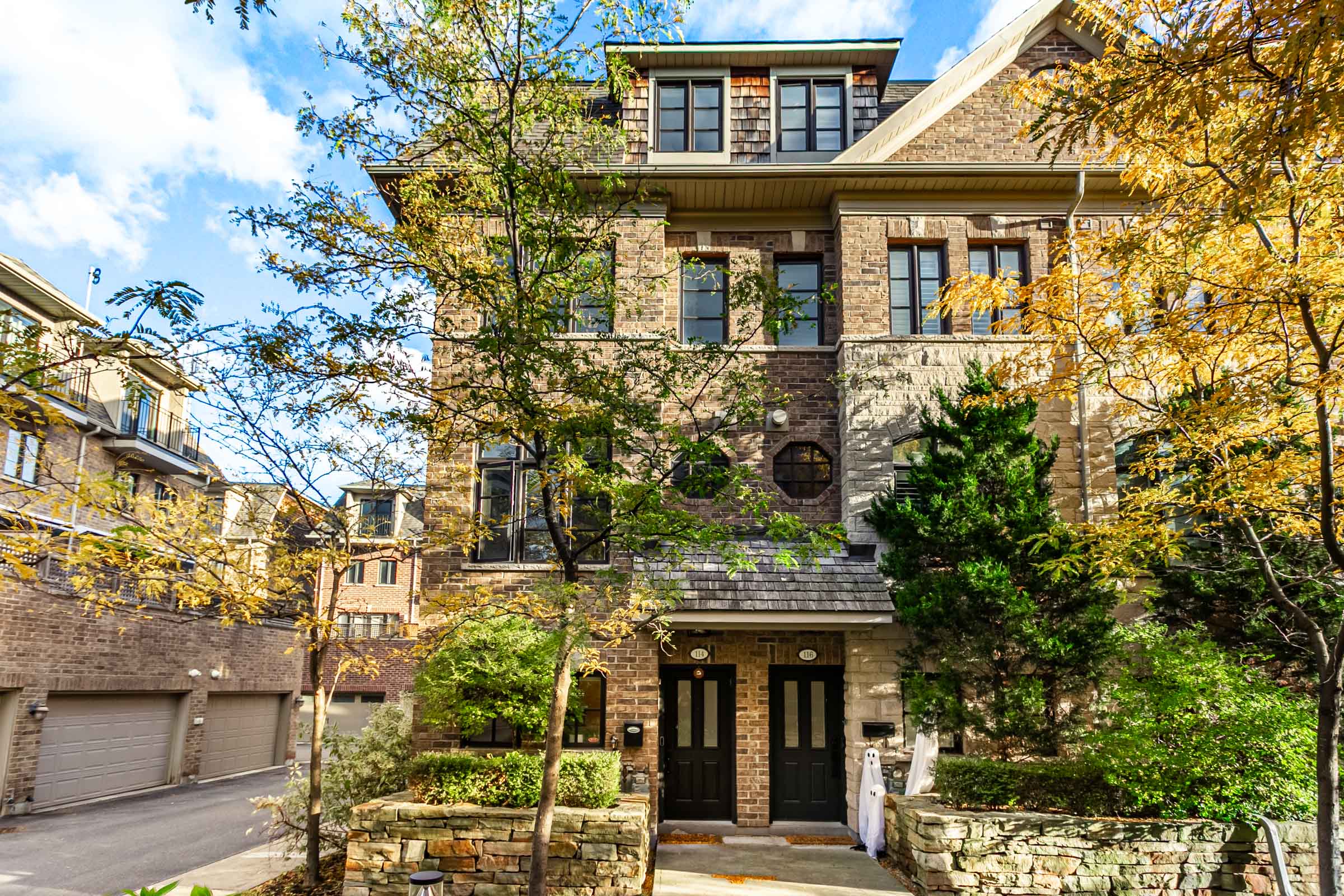For Sale: TH 114 at 1812 Burnhamthorpe Rd E Mississauga