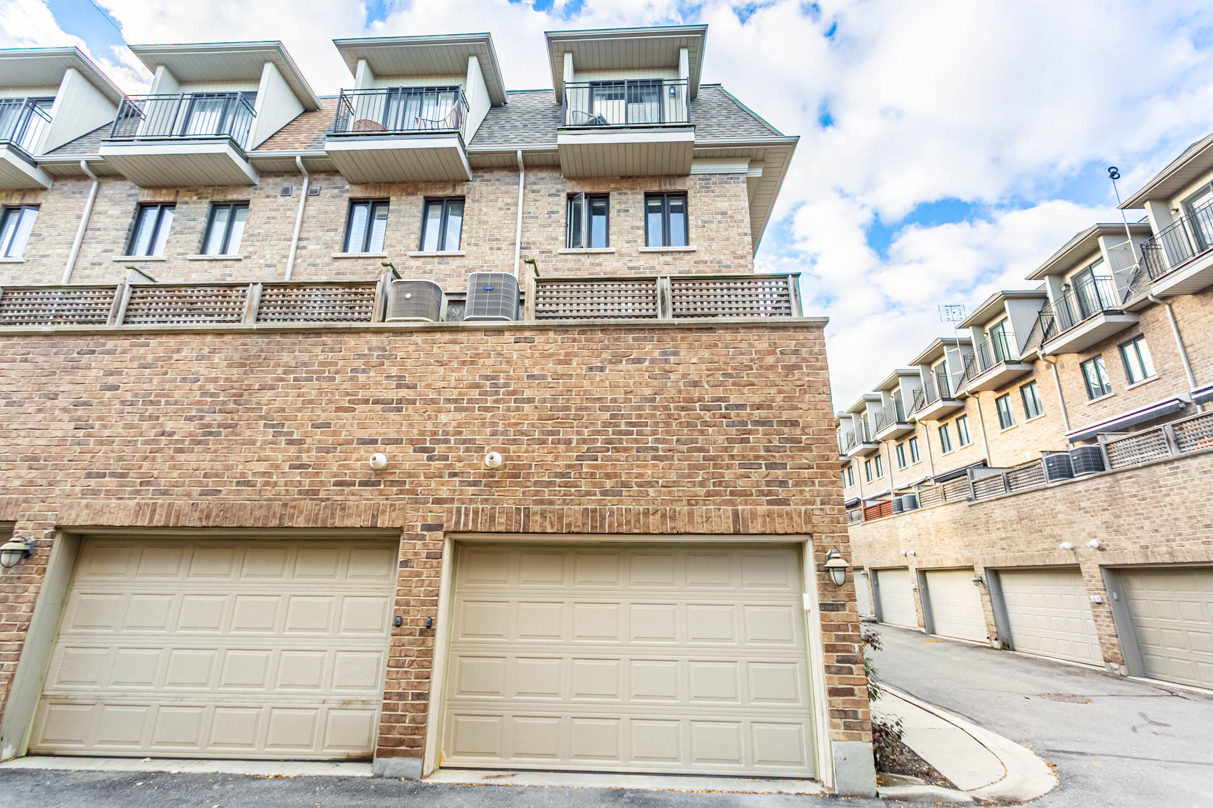 For Sale: TH 114 at 1812 Burnhamthorpe Rd E Mississauga