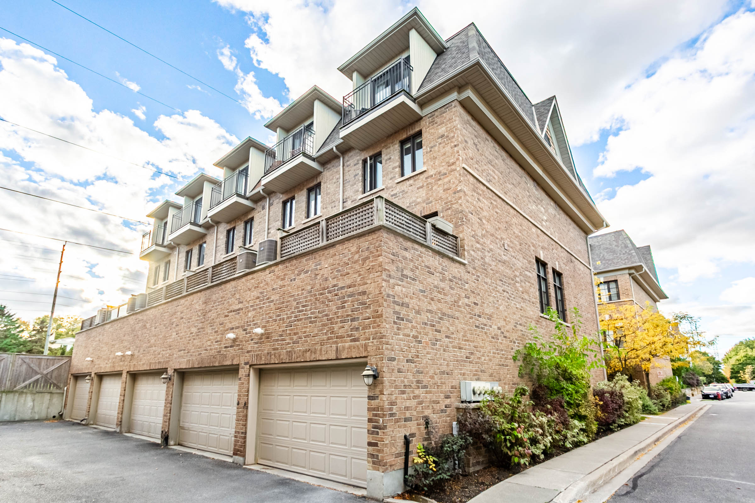 For Sale: TH 114 at 1812 Burnhamthorpe Rd E Mississauga