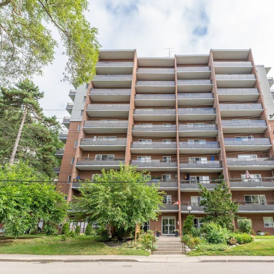 15-elizabeth-st-n-mississauga-condos-port-credit-for-sale