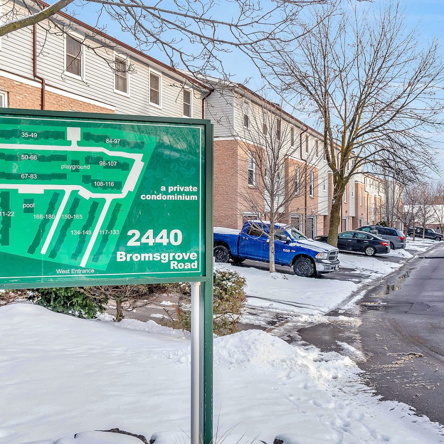 2440-bromsgrove-rd-mississauga-clarkson-townhouses