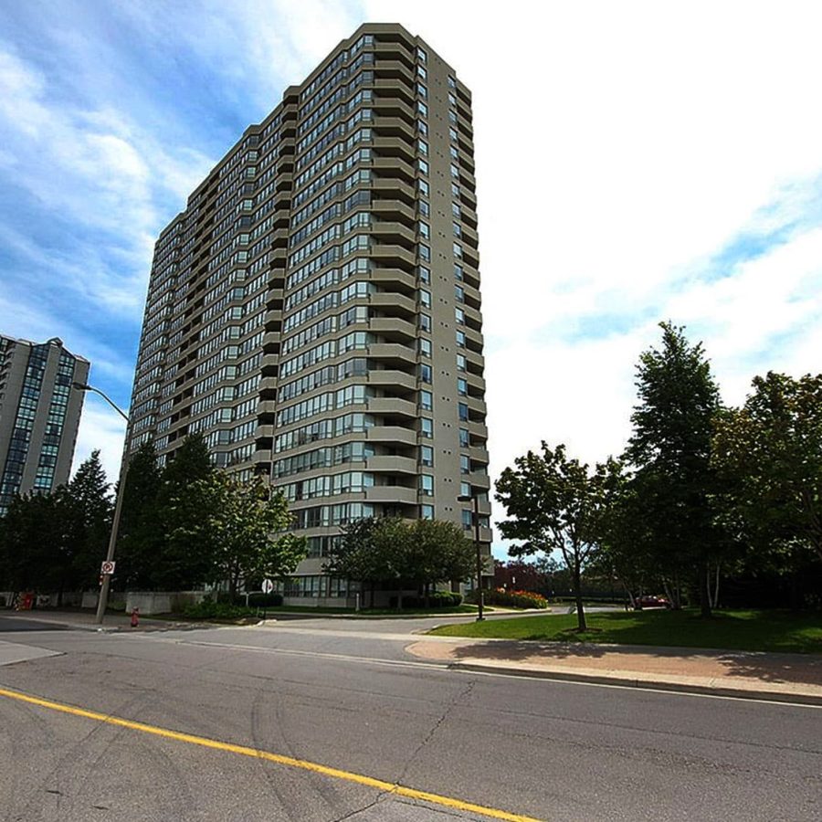 centre-iv-condo-400-webb-dr-mississauga