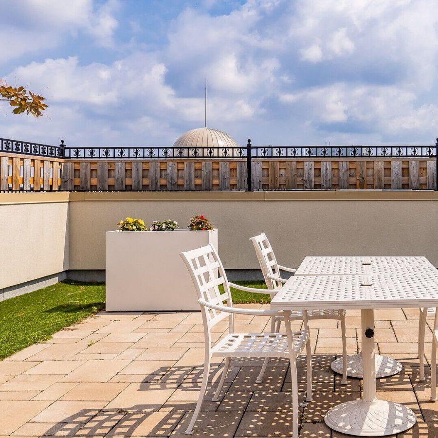 renaissance-oak-park-216-oak-park-blvd-oakville-condos-instagram